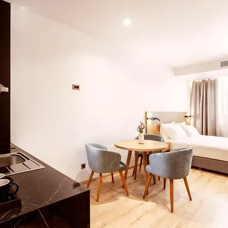 Days Hotel