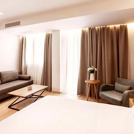 Days Hotel Atenas